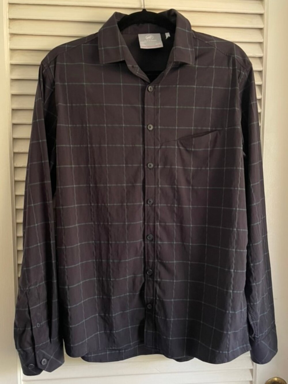 Mammut Men's Mountain Longsleeve Plaid Button Up Tech Shirt Sz L Navy Plaid EUC